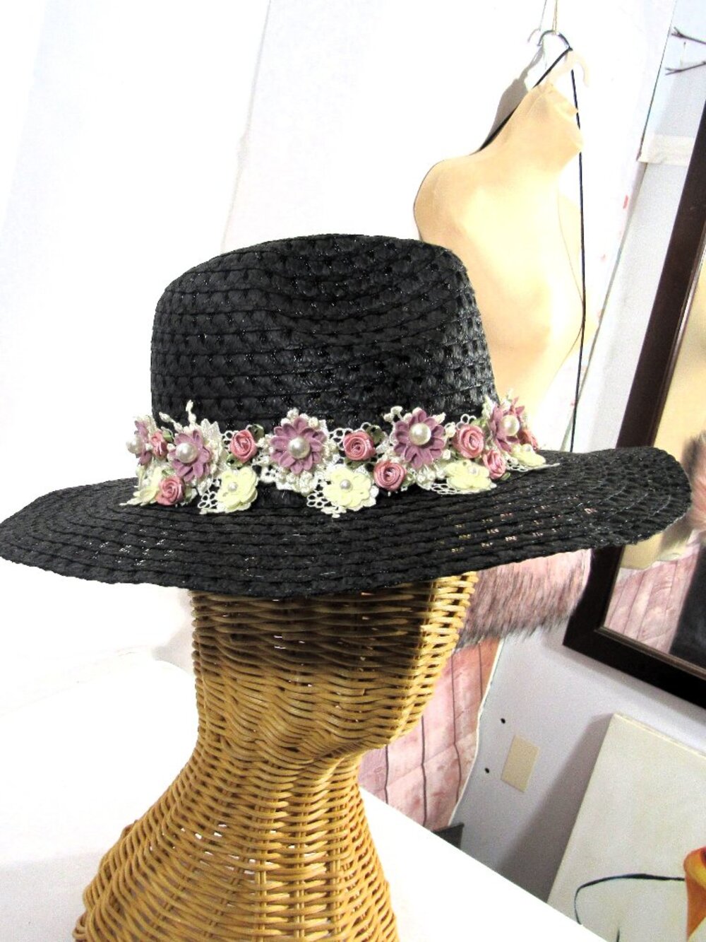 LADIES ELEGANT FUN BLACK FEDORA STRAW HAT + FLOWERS, SUMMER WEIGHT SWEEEEEEEEET